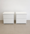 Coppia di comodini moderni in MDF.