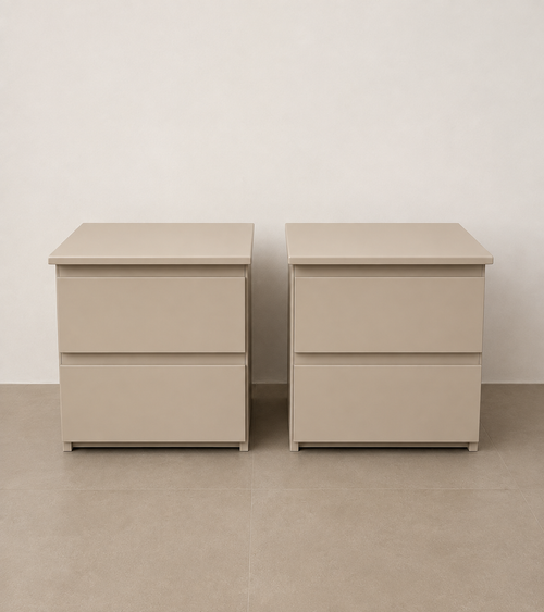 Coppia di comodini moderni in MDF.
