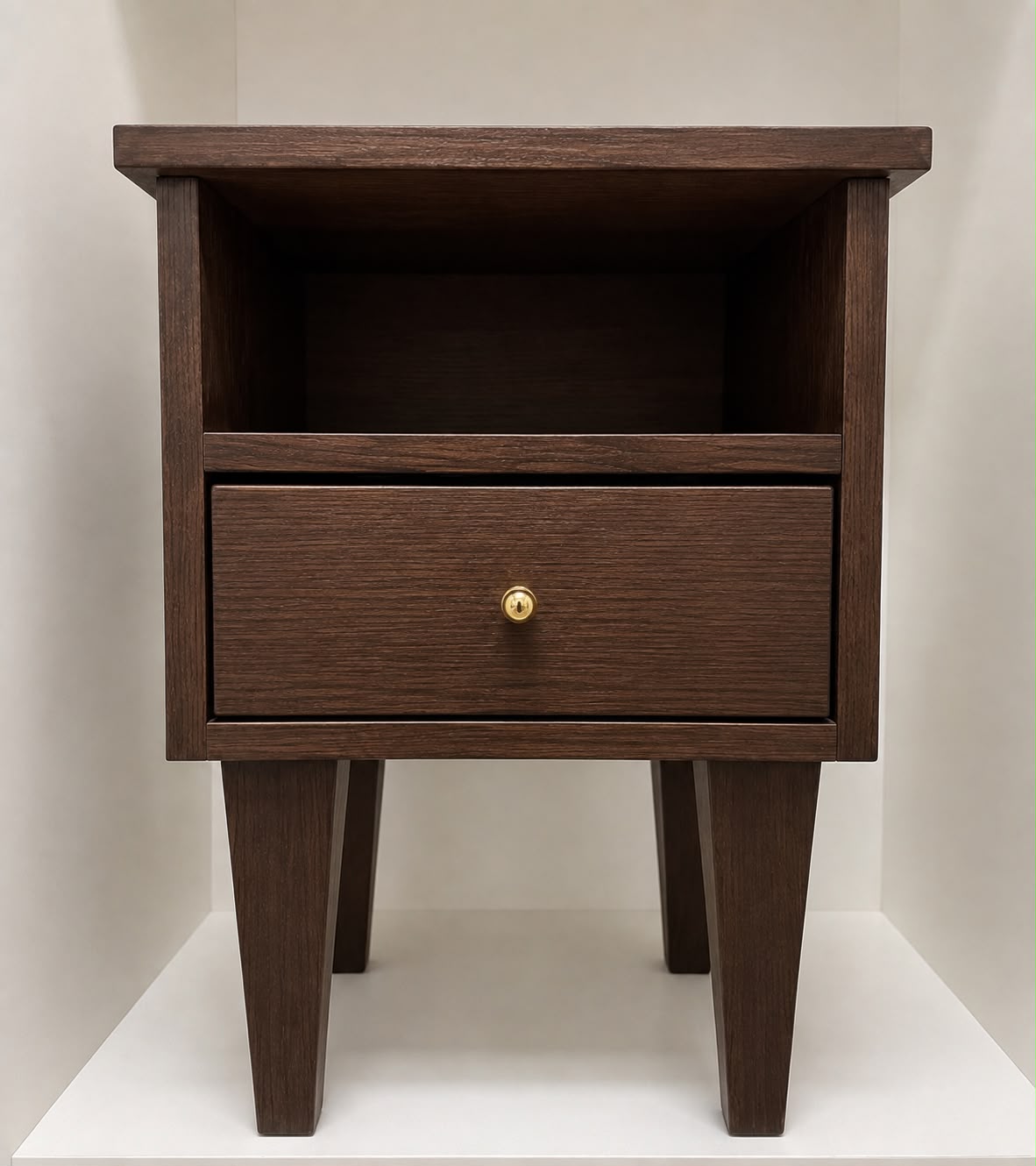Comodino in legno noce